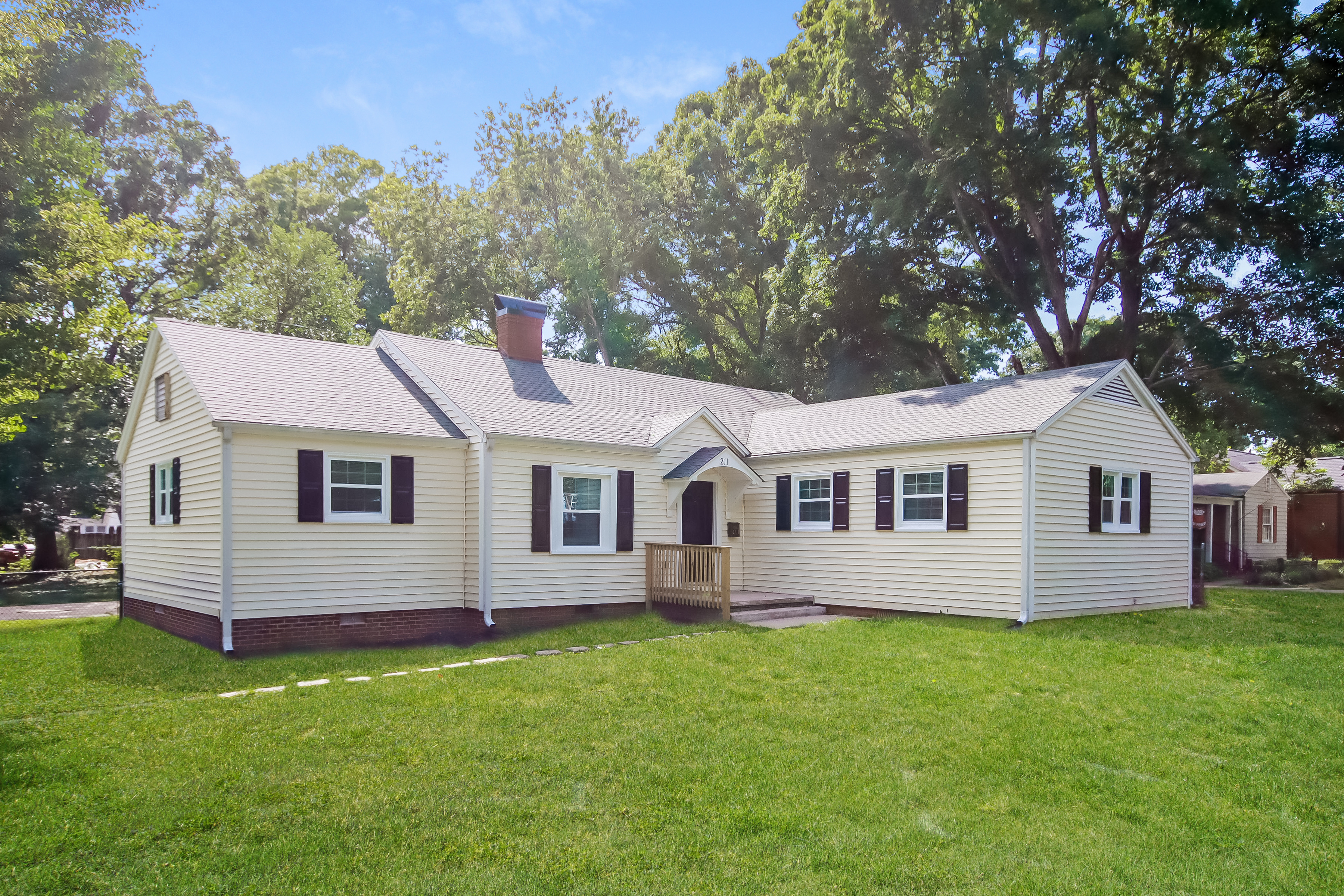 211 MAGNOLIA ST STATESVILLE, NC 28677